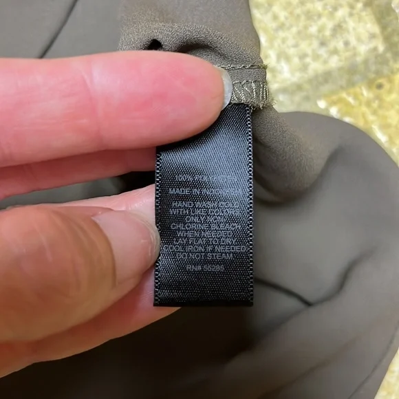 BNWOT Express sleeveless dressy top - Picture 7 of 13